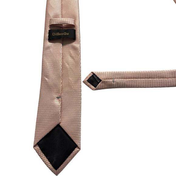 DIBANGU - 100%‎ Silk Necktie Designer Lux Geometric Pink W3 L55 (217) - Picture 4 of 4